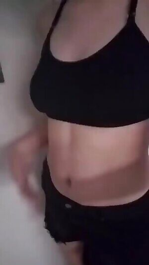 Flash Beautiful Tits Reveal