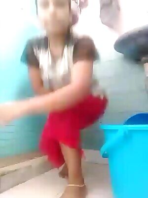 Hot Desi Wife Dildoing Her Pussy With Brinjal - Full video in comments