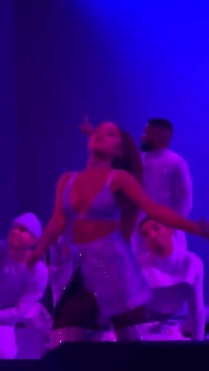 Ariana Slave was the hookup for this and the next few gifs
