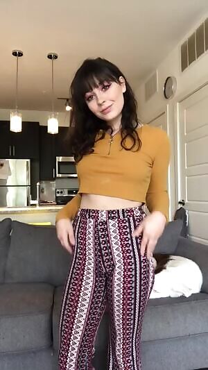 Sleepy dog doesn’t know what’s up