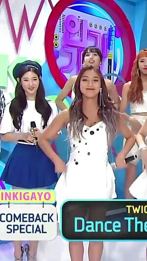 JIHYO - She has it all.