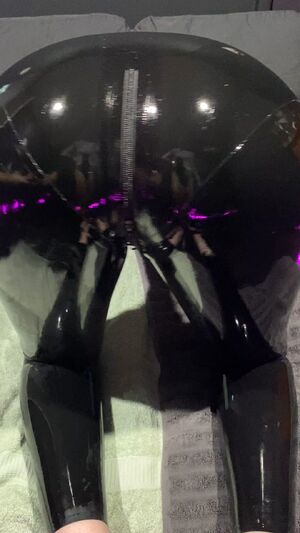 Shiny Clothes Amateur Ass Latex Spanking