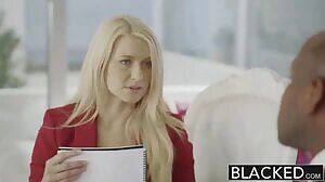 Anikka really wants the job! 😈🍑