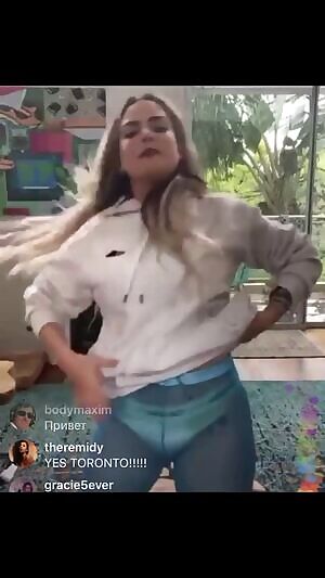 Joni accidentally flashes live stream