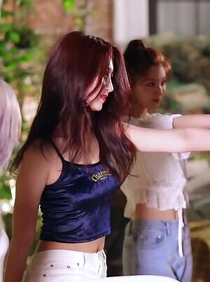 Everglow - Sihyeon pointy tips