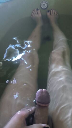 Bisexual 21 Years Old Bath Bathroom
