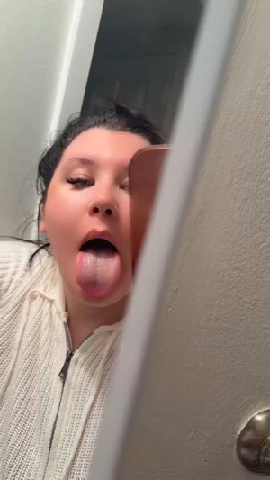 Burping Long Tongue r/PornstarTongues