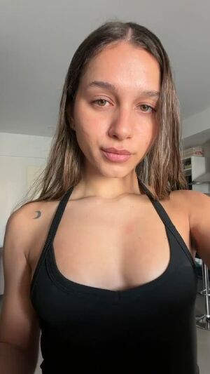 Titty Flexing Amateur OnlyFans Tits
