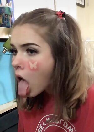 Mouth wide open