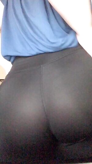 Don’t you love leggings? Check out my premade s or order a custom 😘