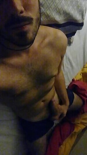 Mes demoiselles, come to ride my mouth, make me lick you till to make you cum.. strock me in same time to make me cum too..