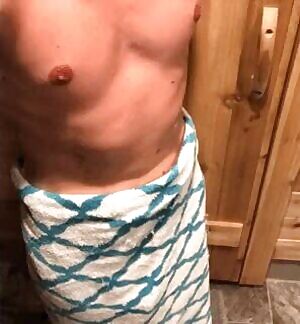 5 friends right inside the sauna behind me