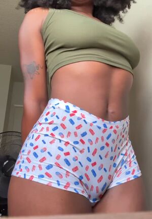 Amateur Big Tits Ebony OnlyFans Sideboob