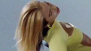 Dua Lipa knows she's so fuckable