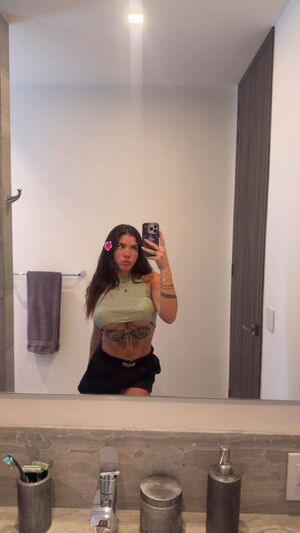 Inked Wife Amateur Babe Cute Hotwife