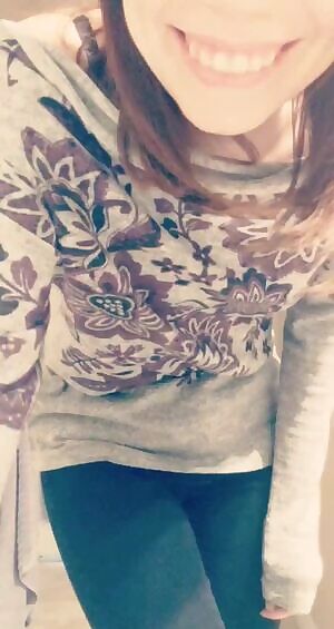 Ok, i think i got it, you want to see face, tits and booty. am i right? 34