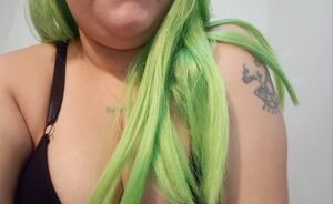 Not Nude Cleavage Lipstick Long Tongue