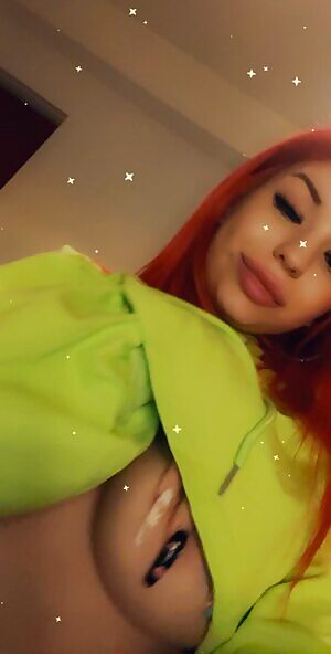 Do you LIKE my boobs? I know you wanna touch them...mhmm😜 Available for  custom   and other requests. for .🥰 Kik/Snap/Tele: dianasenza69