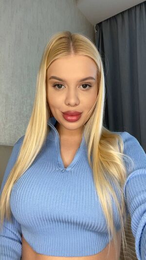 Fit Petite Amateur Big Tits Boobs