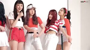 yuju midriff
