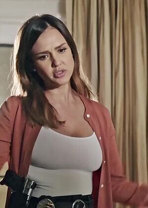 More Jessica Alba mom tits