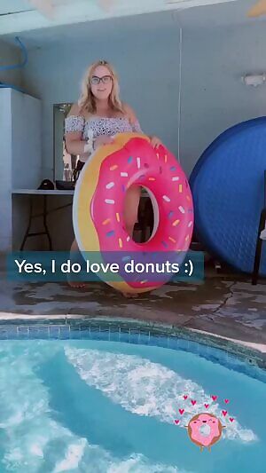 Donut cutie