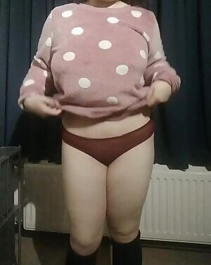 My crush keeps ignoring me so I'll get naked for the internet