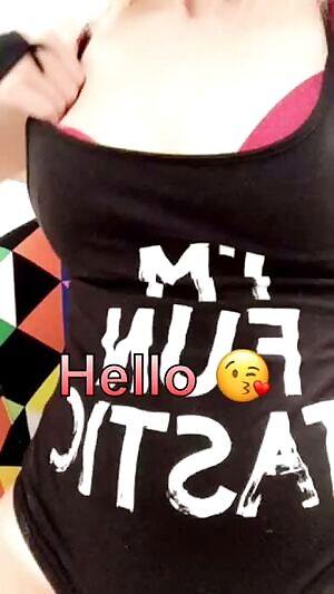 Getting dick pics turns me on 😏