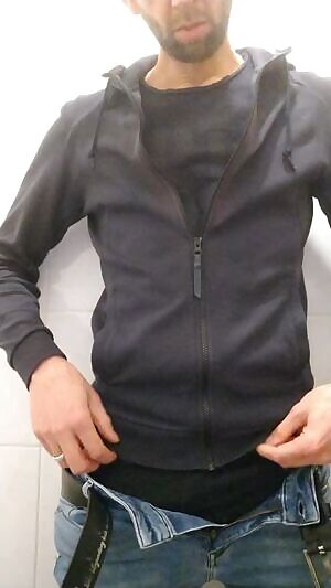 Say hello to my friend😋 37M4F the Netherlands