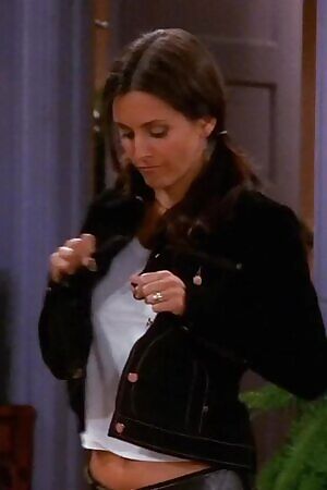 Courteney Cox in FRIENDS S08E08
