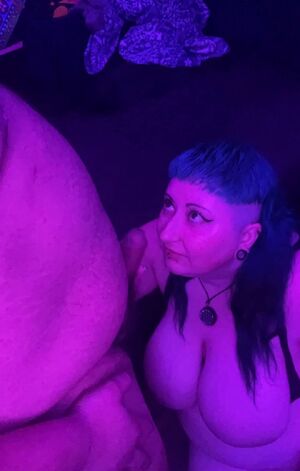 Cock on Face Amateur BBW Cockslap