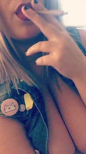 Listening to Motörhead and smoking is my avorite {PMs welcome: what are you listening too?}