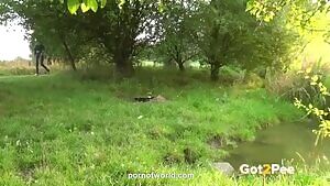 GREAT - Outdoors Pissing At Its Best