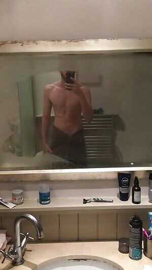 Watch the way my cock bounces as i drop the towel. ps running out of ideas for posts, suggestion in pm please