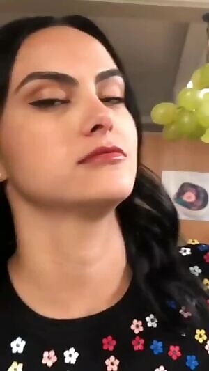 I want to use Camila Mendes mouth
