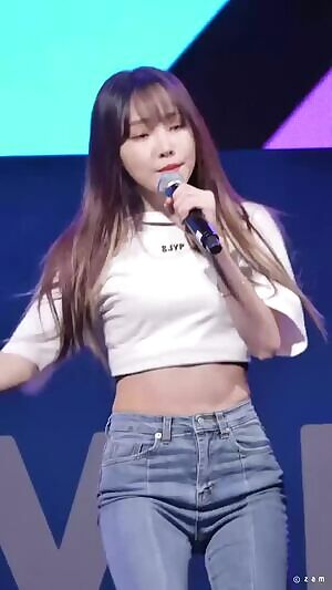 Gfriend - Yuju's sexy tummy!