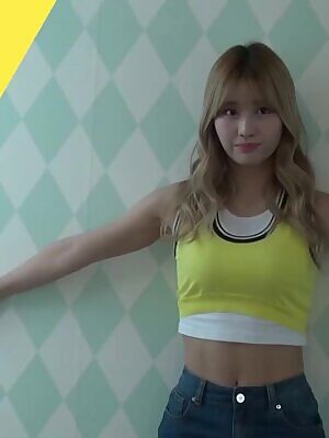 Twice - Momo abs