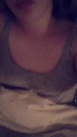 wanna cum inside me? dms are open 😏