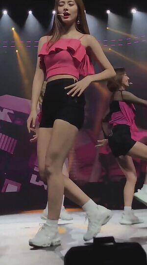 TWICE - Tzuyu