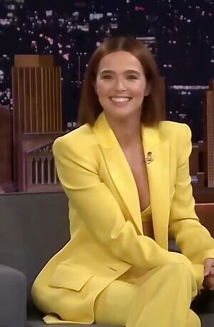 Zoey Deutch