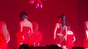 TWICE - Momo Focus