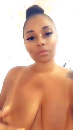 She got rings 😋💍