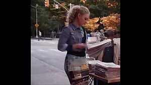 AnnaSophia Robb's bum needs a lickin'