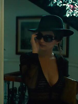 Emily Ratajkowski and her big fine milkers