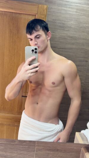Long cock Pornstar Tease flexing r/onlypornnsfw