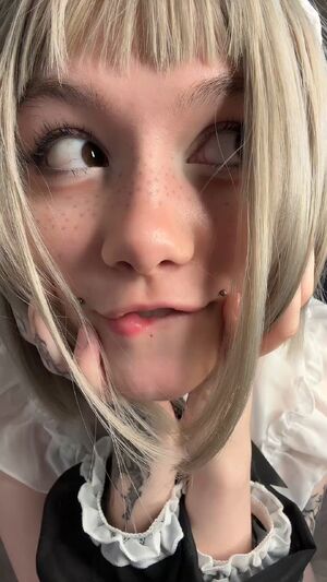 Japanese NSFW 69 flexing littlegothinheels white hair