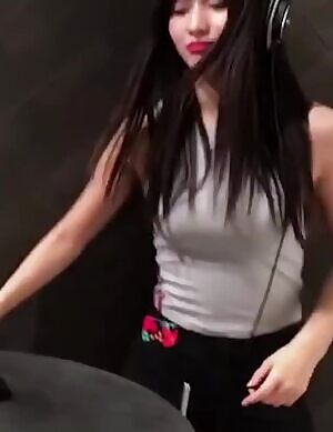 Twice - Momo
