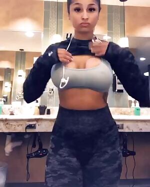 Ms Marie