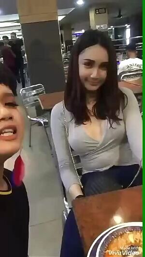 Expose by her 