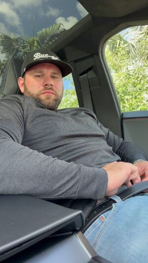 Big Dick Masturbating OnlyFans